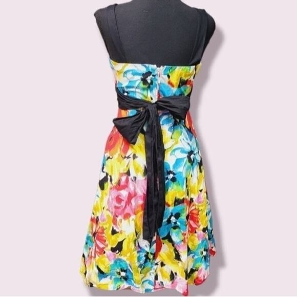 B. Smart Colorful Abstract Floral Dress. Padded Bodice, Midi A-Lined, Size 6 - Picture 5 of 8